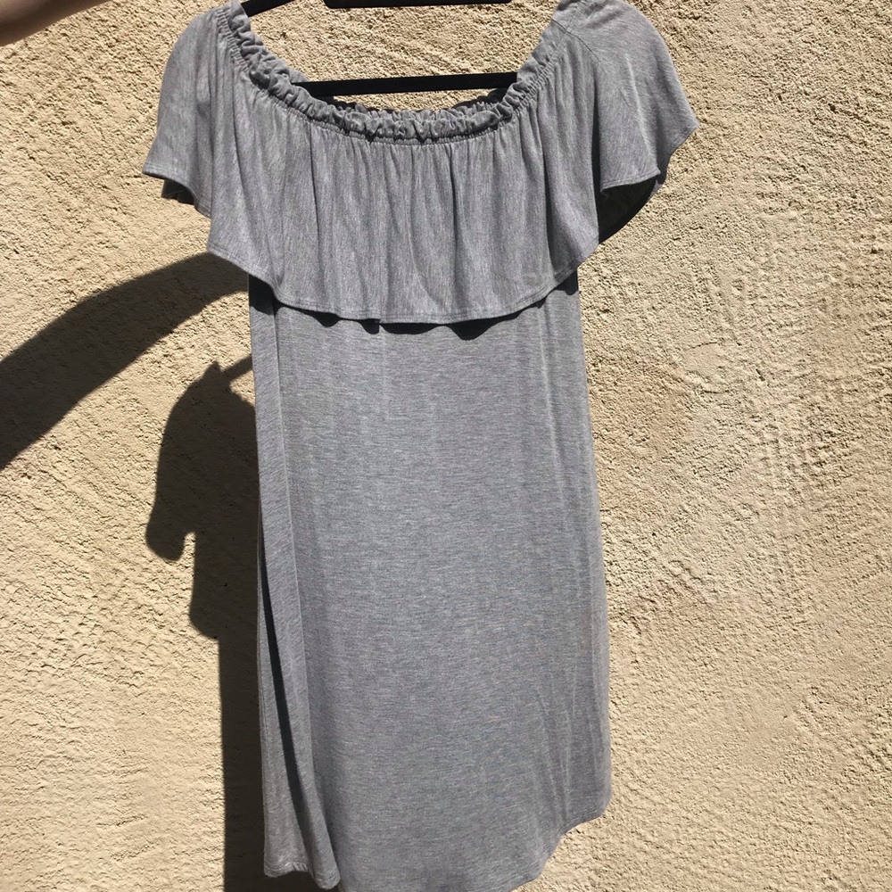 Off the shoulder grey straight dress